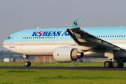 Korean Air Airbus A330-323X (HL7554) at  Amsterdam - Schiphol, Netherlands