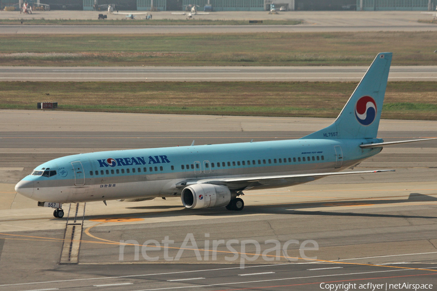 Korean Air Boeing 737-86N (HL7557) | Photo 381166
