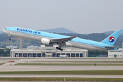 Korean Air Boeing 777-3B5 (HL7573) at  Seoul - Incheon International, South Korea