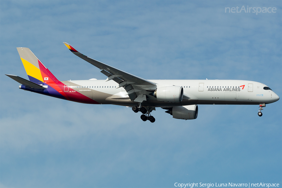 Asiana Airlines Airbus A350-941 (HL7579) | Photo 497620