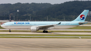 Korean Air Airbus A330-323 (HL7584) at  Seoul - Incheon International, South Korea