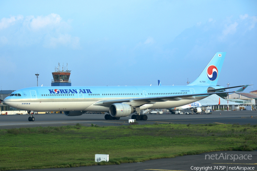 Korean Air Airbus A330-323 (HL7584) | Photo 65109