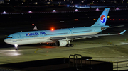 Korean Air (HL7587) at  Taipei - Taoyuan, Taiwan