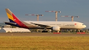 Asiana Airlines Boeing 777-28E(ER) (HL7597) at  Paris - Charles de Gaulle (Roissy), France