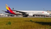 Asiana Airlines Boeing 777-28E(ER) (HL7597) at  Paris - Charles de Gaulle (Roissy), France