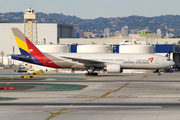 Asiana Airlines Boeing 777-28E(ER) (HL7597) at  Los Angeles - International, United States