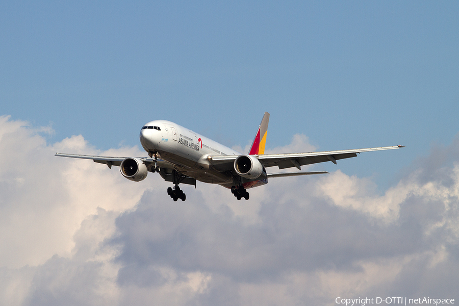 Asiana Airlines Boeing 777-28E(ER) (HL7597) | Photo 339473