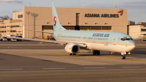 Korean Air Boeing 737-9B5 (HL7706) at  Gimpo - International, South Korea