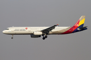 Asiana Airlines Airbus A321-231 (HL7712) at  Beijing - Capital, China