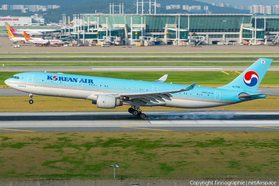 Korean Air Airbus A330-323 (HL7720) | Photo 520453