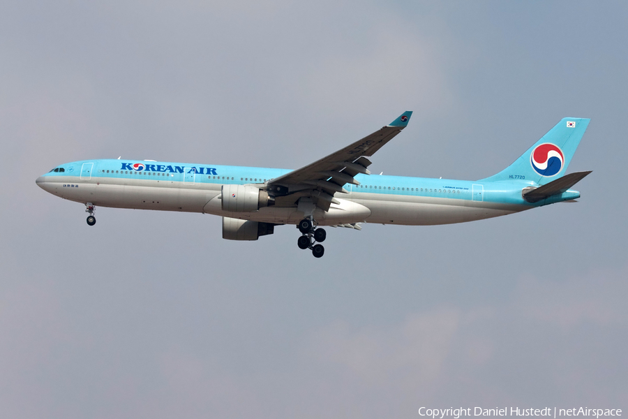 Korean Air Airbus A330-323 (HL7720) | Photo 644046