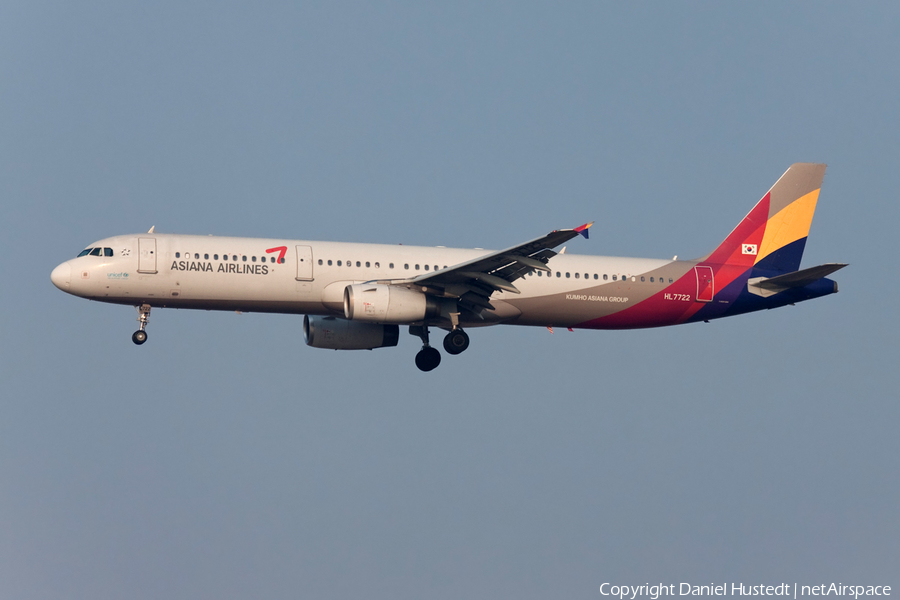 Asiana Airlines Airbus A321-231 (HL7722) | Photo 644047