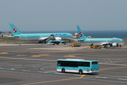 Korean Air Boeing 737-9B5 (HL7724) at  Jeju International, South Korea