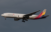 Asiana Airlines Boeing 777-28E(ER) (HL7732) at  Rome - Fiumicino (Leonardo DaVinci), Italy