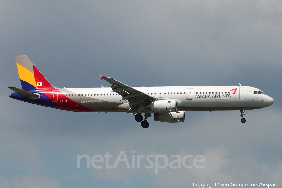 Asiana Airlines Airbus A321-231 (HL7735) | Photo 16297