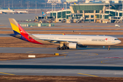 Asiana Airlines Airbus A330-323X (HL7736) at  Seoul - Incheon International, South Korea