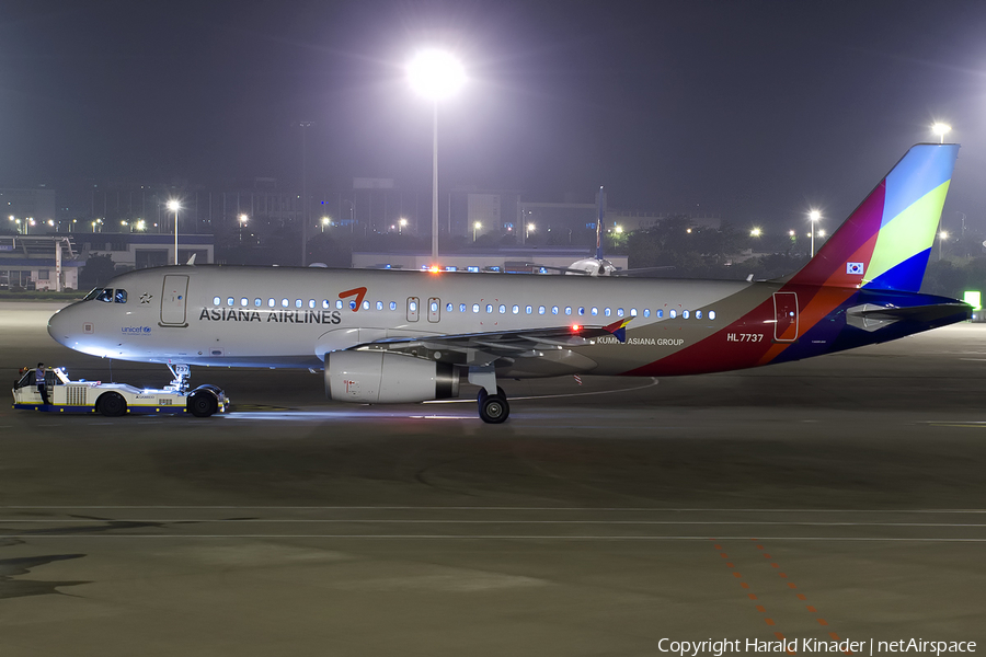 Asiana Airlines Airbus A320-232 (HL7737) | Photo 294830