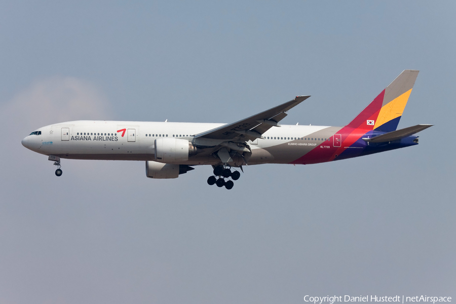 Asiana Airlines Boeing 777-28E(ER) (HL7739) | Photo 644053