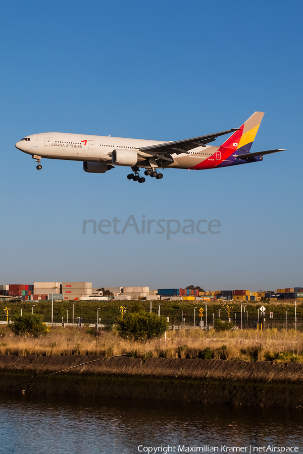 Asiana Airlines Boeing 777-28E(ER) (HL7739) | Photo 390547