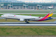 Asiana Airlines Airbus A330-323E (HL7740) at  Seoul - Incheon International, South Korea