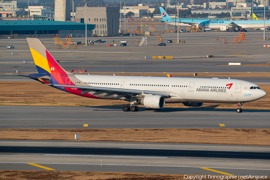 Asiana Airlines Airbus A330-323E (HL7740) | Photo 600515