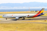 Asiana Airlines Airbus A330-323E (HL7740) at  Osaka - Kansai International, Japan