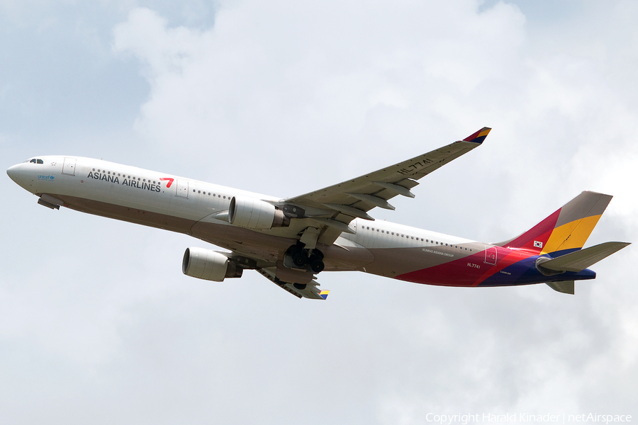 Asiana Airlines Airbus A330-323X (HL7741) | Photo 304047