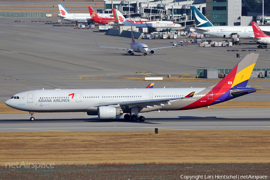 Asiana Airlines Airbus A330-323E (HL7747) | Photo 200082