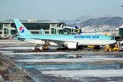 Korean Air Boeing 777-2B5(ER) (HL7751) at  Seoul - Incheon International, South Korea