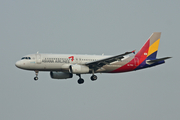 Asiana Airlines Airbus A320-232 (HL7753) at  Gimpo - International, South Korea