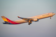 Asiana Airlines Airbus A330-323X (HL7754) at  Seoul - Incheon International, South Korea