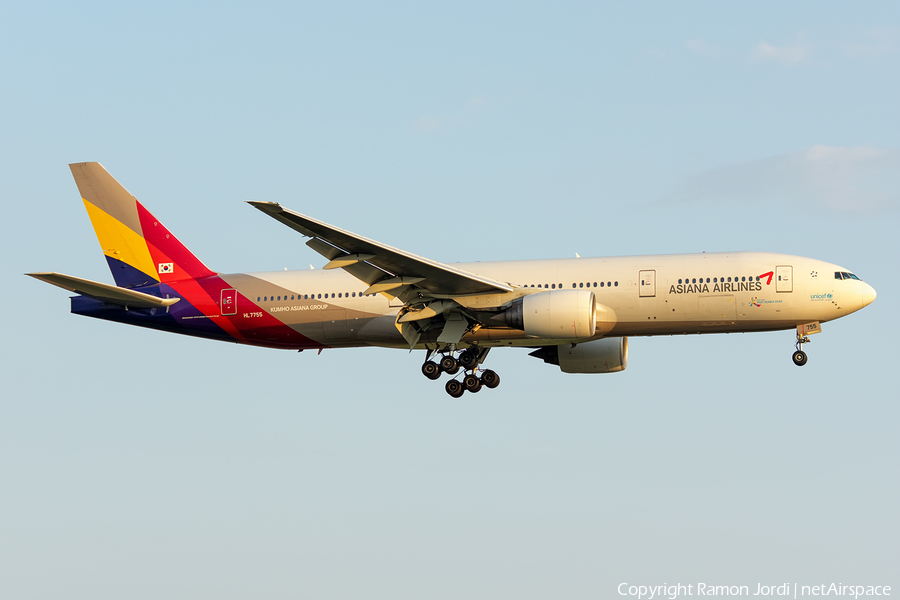 Asiana Airlines Boeing 777-28E(ER) (HL7755) | Photo 264741