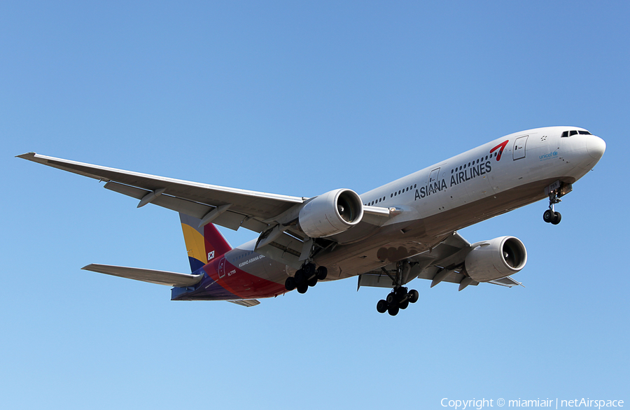 Asiana Airlines Boeing 777-28E(ER) (HL7755) | Photo 10611
