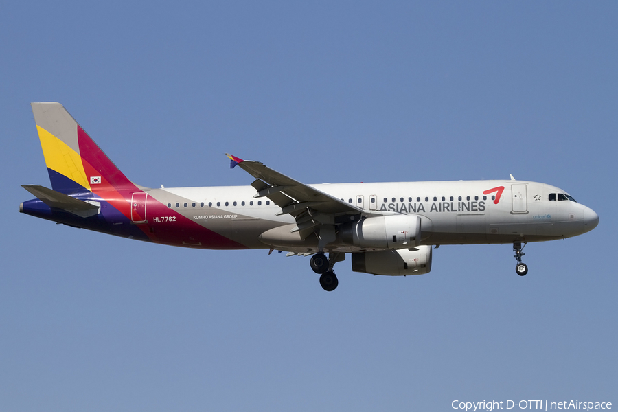 Asiana Airlines Airbus A320-232 (HL7762) | Photo 406535