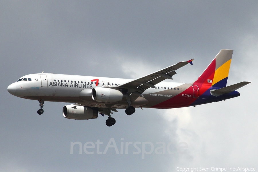 Asiana Airlines Airbus A320-232 (HL7762) | Photo 15304