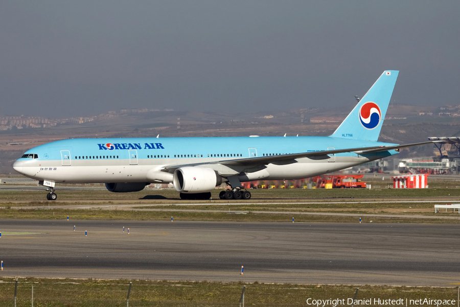 Korean Air Boeing 777-2B5(ER) (HL7766) | Photo 544431