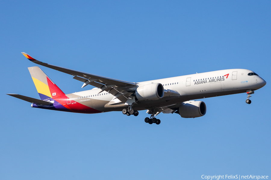Asiana Airlines Airbus A350-941 (HL7771) | Photo 539515
