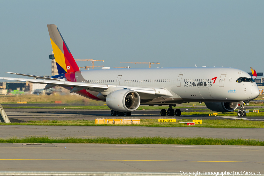 Asiana Airlines Airbus A350-941 (HL7771) | Photo 585976