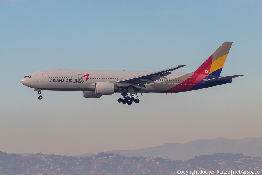 Asiana Airlines Boeing 777-28E(ER) (HL7775) | Photo 364431