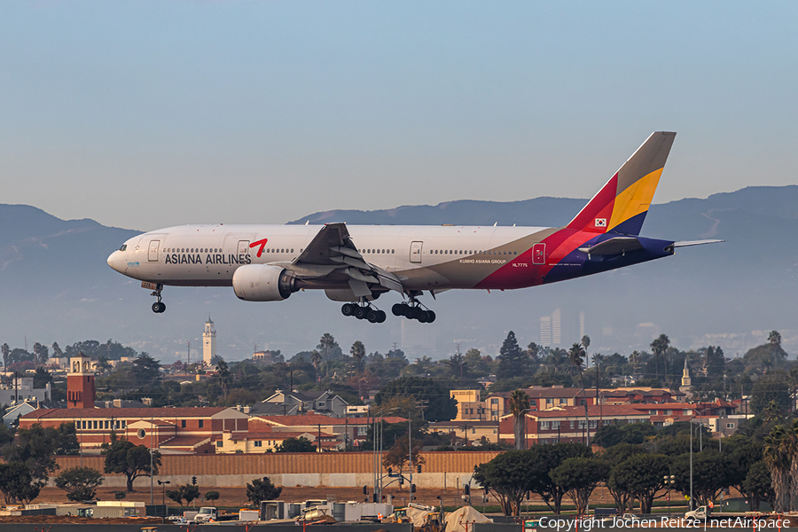 Asiana Airlines Boeing 777-28E(ER) (HL7775) | Photo 364432