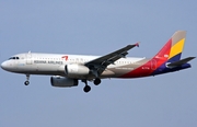 Asiana Airlines Airbus A320-232 (HL7776) at  Beijing - Capital, China