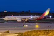 Asiana Airlines Boeing 777-28E(ER) (HL7791) at  Barcelona - El Prat, Spain