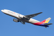 Asiana Airlines Boeing 777-28E(ER) (HL7791) at  New York - John F. Kennedy International, United States