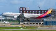 Asiana Airlines Airbus A330-323 (HL7792) at  Taipei - Taoyuan, Taiwan
