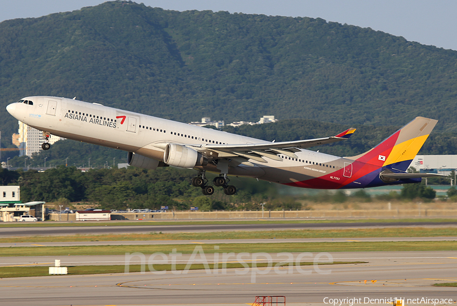 Asiana Airlines Airbus A330-323E (HL7793) | Photo 348970