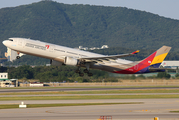 Asiana Airlines Airbus A330-323E (HL7793) at  Seoul - Incheon International, South Korea