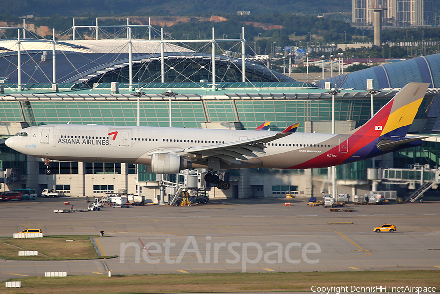 Asiana Airlines Airbus A330-323E (HL7793) | Photo 350672