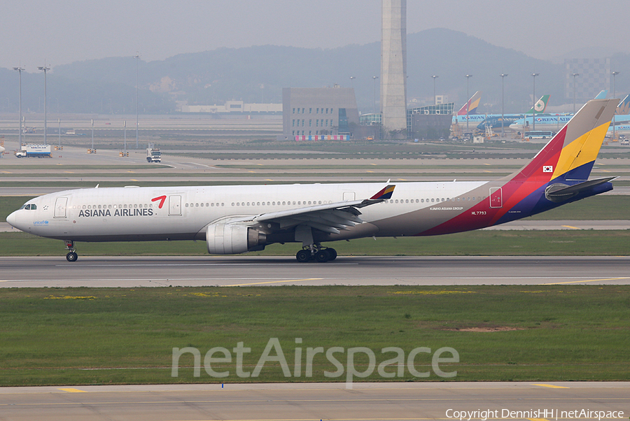 Asiana Airlines Airbus A330-323E (HL7793) | Photo 372287