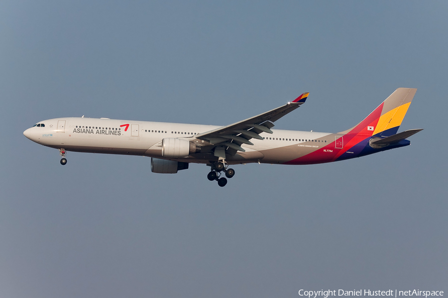 Asiana Airlines Airbus A330-323 (HL7794) | Photo 644062