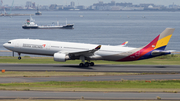 Asiana Airlines Airbus A330-323X (HL7795) at  Tokyo - Haneda International, Japan